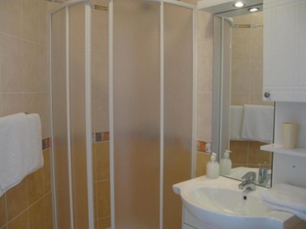 Apartments With A Parking Space Barbat, Rab - 16816 Barbat na Rabu Екстериор снимка